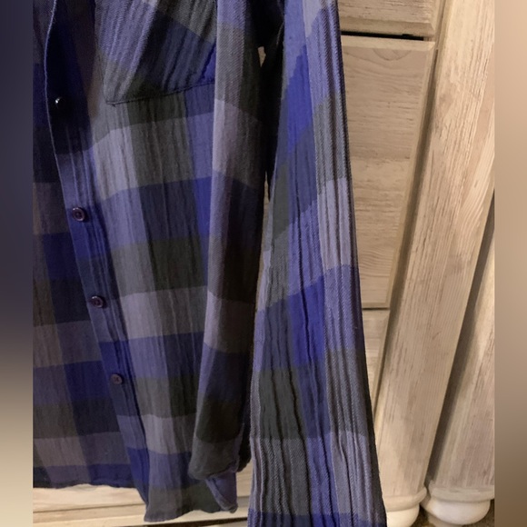 BDG (Urban Outfitters) Button Down with Textured Sleeves - Picture 5 of 5